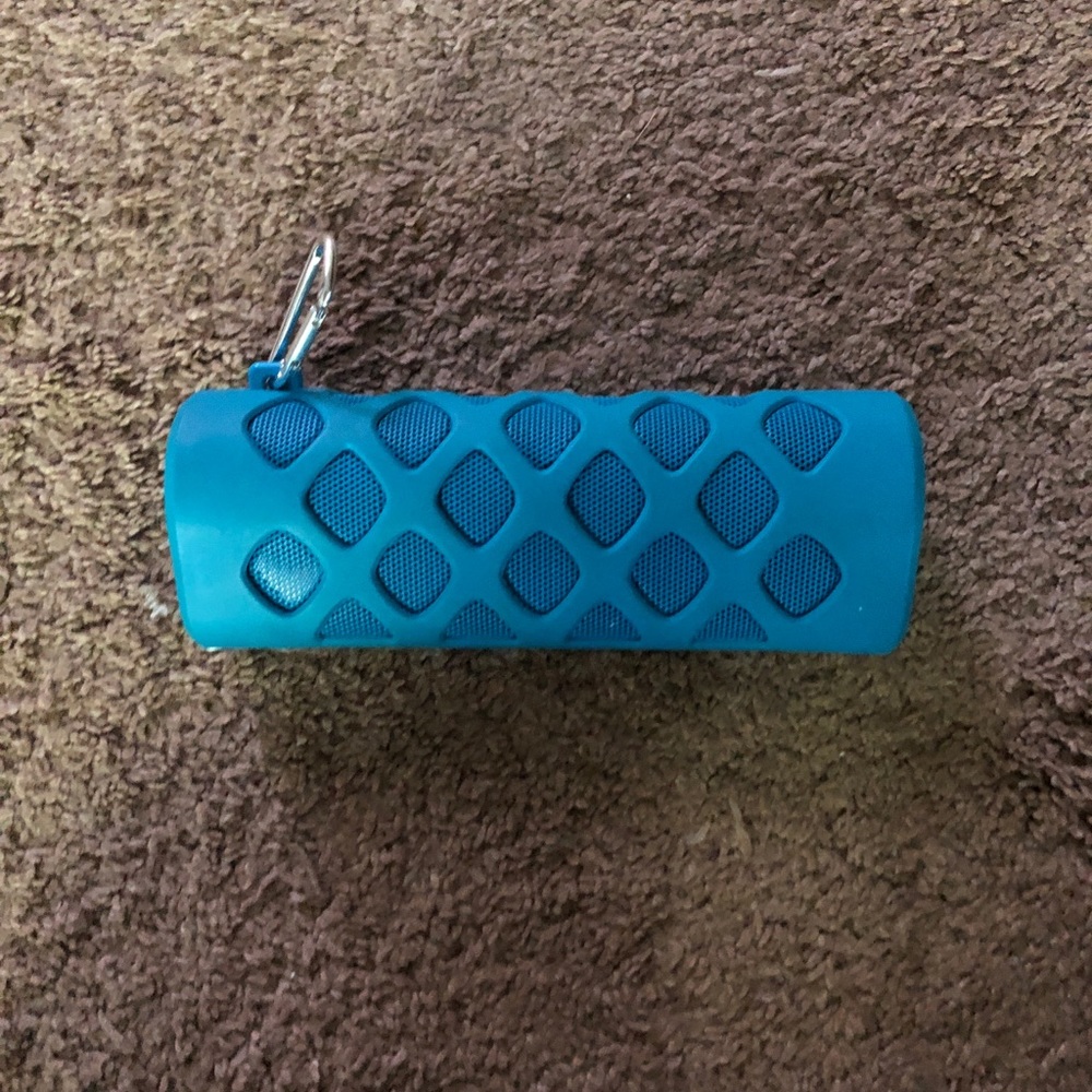 Bluetooth waterproof speaker